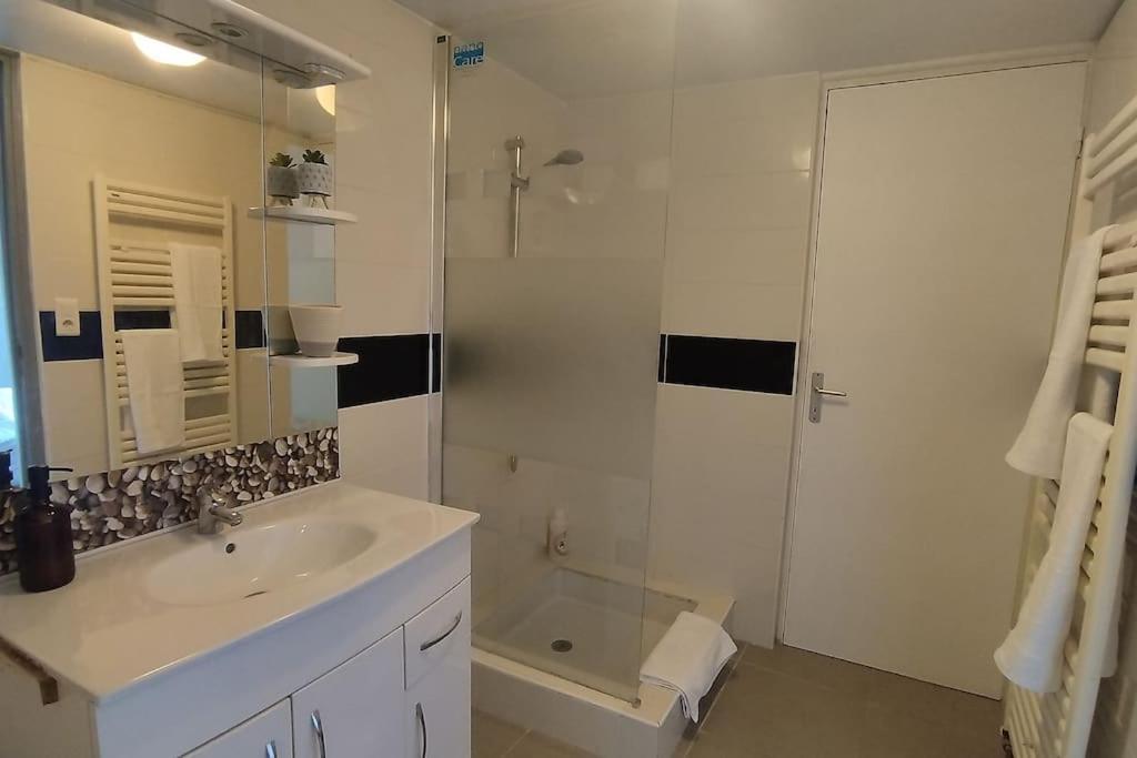 Charmante Maison T2 De Plein Pied Avec Exterieur Calme Aux Arenes Villa Beziers Luaran gambar